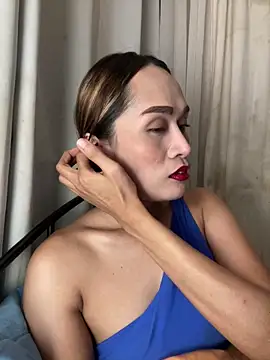 Snapshot of RomanticPearlTS chatting on April 7, 2026, 1:13 pm RomanticPearlTS online show from April 7, 2026, 1:13 pm