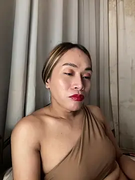 Snapshot of RomanticPearlTS chatting on February 25, 2026, 2:45 am RomanticPearlTS online show from February 25, 2026, 2:45 am