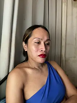 Snapshot of RomanticPearlTS chatting on April 1, 2026, 1:41 pm RomanticPearlTS online show from April 1, 2026, 1:41 pm