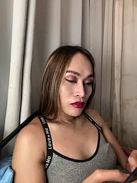 Snapshot of RomanticPearlTS chatting on March 26, 2026, 1:37 am RomanticPearlTS online show from March 26, 2026, 1:37 am