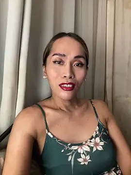 Snapshot of RomanticPearlTS chatting on March 11, 2026, 1:16 pm RomanticPearlTS online show from March 11, 2026, 1:16 pm