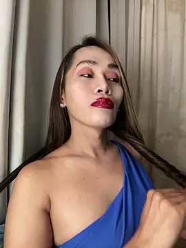 Snapshot of RomanticPearlTS chatting on April 13, 2026, 1:37 pm RomanticPearlTS online show from April 13, 2026, 1:37 pm