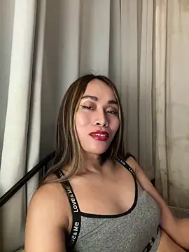 Snapshot of RomanticPearlTS chatting on March 23, 2026, 2:33 am RomanticPearlTS online show from March 23, 2026, 2:33 am