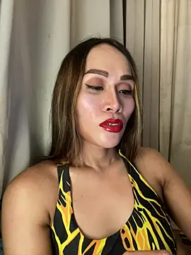 RomanticPearlTS online show from May 14, 2026, 2:14 pm
