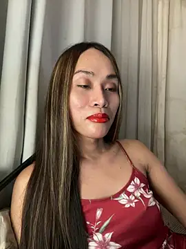 Snapshot of RomanticPearlTS chatting on March 19, 2026, 2:22 am RomanticPearlTS online show from March 19, 2026, 2:22 am