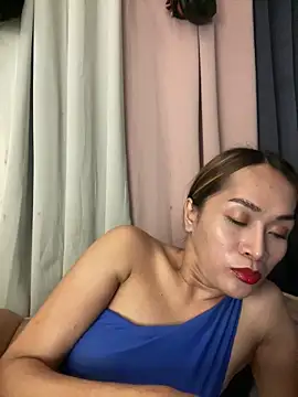 Snapshot of RomanticPearlTS chatting on February 18, 2026, 2:02 pm RomanticPearlTS online show from February 18, 2026, 2:02 pm