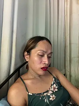 Snapshot of RomanticPearlTS chatting on March 31, 2026, 6:37 am RomanticPearlTS online show from March 31, 2026, 6:37 am