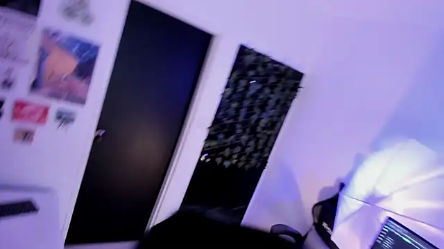 Lana Herondale online show from December 15, 2025, 9:37 am