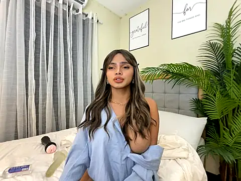 Snapshot of miss_glenda chatting on November 1, 2025, 5:18 pm miss glenda online show from November 1, 2025, 5:18 pm