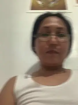 nhayasquirt online show from April 24, 2026, 8:27 am