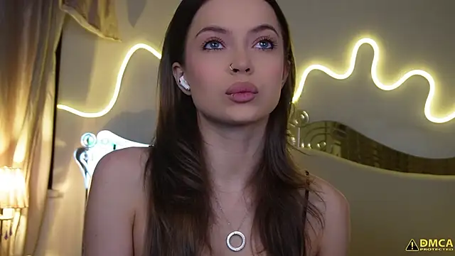 kellypeachcake online show from December 2, 2025, 5:20 am