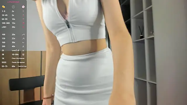 Xonalenei online show from October 25, 2025, 8:09 pm