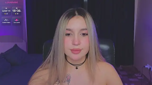 RoxyChill online show from October 13, 2025, 7:37 pm