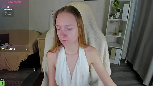 Snapshot of Mia_E1fie chatting on November 9, 2025, 9:24 am Mia E1fie online show from November 9, 2025, 9:24 am