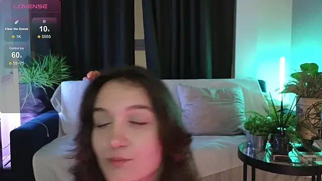 Snapshot of DebiHenks chatting on November 21, 2025, 5:12 pm DebiHenks online show from November 21, 2025, 5:12 pm