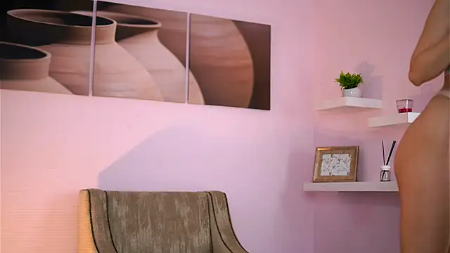 Snapshot of EvieMathis chatting on December 3, 2025, 12:37 pm EvieMathis online show from December 3, 2025, 12:37 pm