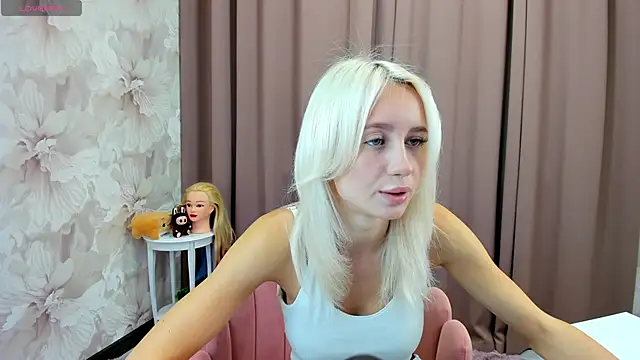 Snapshot of cute_luucy chatting on October 16, 2025, 2:53 am cute luucy online show from October 16, 2025, 2:53 am