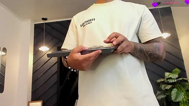 marco garciia  online show from February 5, 2026, 11:11 pm