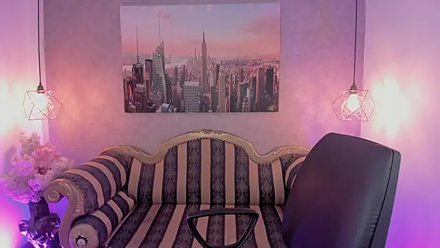 Dali collin online show from November 18, 2025, 12:52 pm