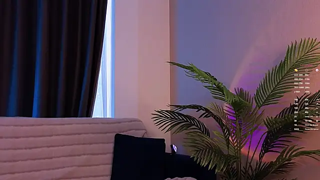 Snapshot of VirginiaHouston chatting on April 1, 2026, 6:48 am VirginiaHouston online show from April 1, 2026, 6:48 am