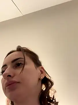 AuraPure online show from November 19, 2025, 4:34 am