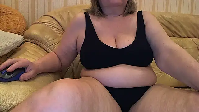 Simply woman online show from February 12, 2026, 5:07 am