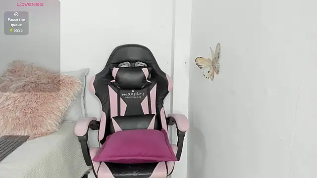 mari-ross online show from April 22, 2026, 2:07 am