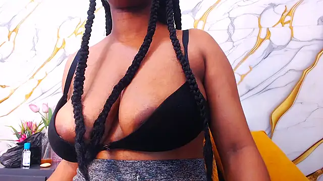 AmbarSmit online show from March 1, 2026, 12:10 am