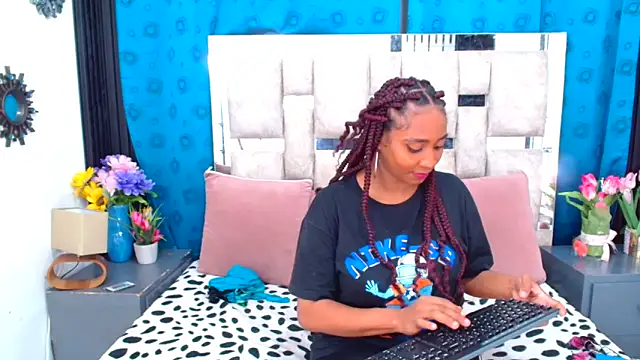 Snapshot of AmbarSmit chatting on September 29, 2025, 1:12 am AmbarSmit online show from September 29, 2025, 1:12 am