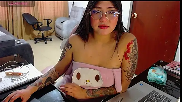 Hanna-11 online show from November 7, 2025, 9:41 pm