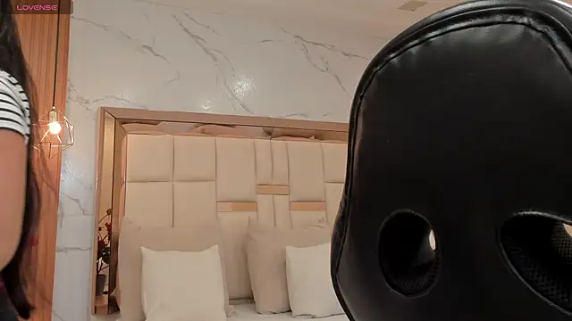 julieta rosee online show from December 19, 2025, 9:39 pm