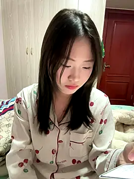 Snapshot of CoCo-s chatting on December 5, 2025, 12:48 pm CoCo-s online show from December 5, 2025, 12:48 pm