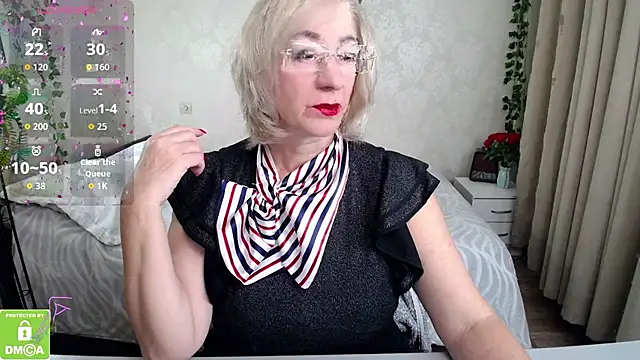 hunters woman online show from October 23, 2025, 12:04 pm