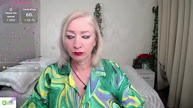 hunters woman online show from May 17, 2026, 8:53 pm