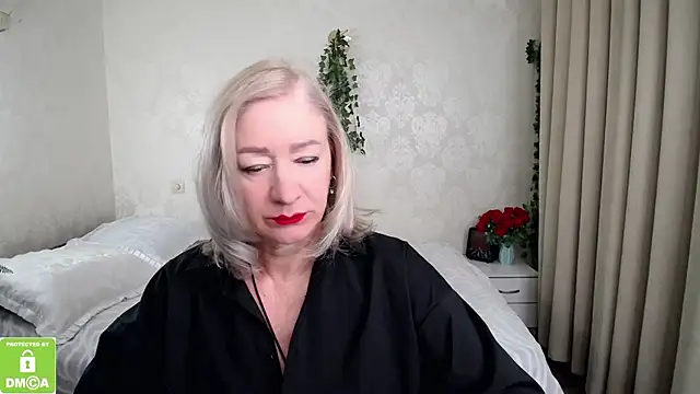 Snapshot of hunters_woman chatting on March 1, 2026, 7:36 pm hunters woman online show from March 1, 2026, 7:36 pm