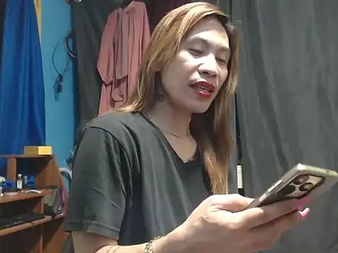 Snapshot of YourTopweng chatting on December 3, 2025, 2:27 pm YourTopweng online show from December 3, 2025, 2:27 pm