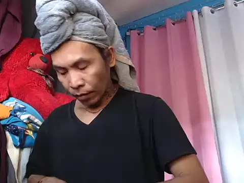 Snapshot of YourTopweng chatting on January 6, 2026, 7:56 am YourTopweng online show from January 6, 2026, 7:56 am