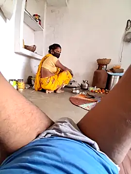 Snapshot of RAYI_Queen_3 chatting on October 26, 2025, 3:40 am RAYI Queen 3 online show from October 26, 2025, 3:40 am