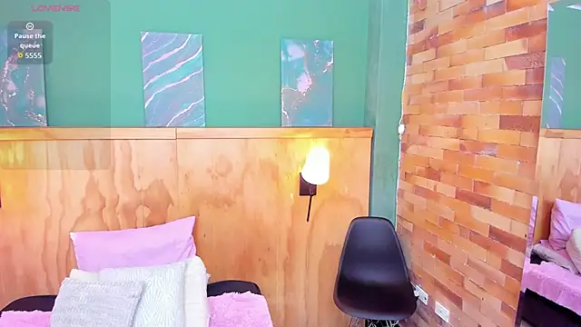 Snapshot of milavega_ chatting on March 18, 2026, 1:13 pm milavega online show from March 18, 2026, 1:13 pm