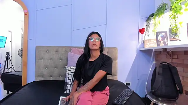 Snapshot of milavega_ chatting on March 31, 2026, 5:15 pm milavega online show from March 31, 2026, 5:15 pm