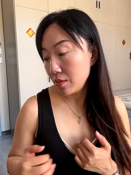 xiaomei-11 online show from November 1, 2025, 3:02 am