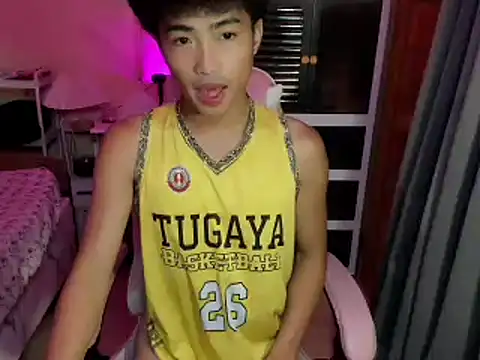 Snapshot of yourhotpinoy chatting on October 7, 2025, 10:49 am yourhotpinoy online show from October 7, 2025, 10:49 am