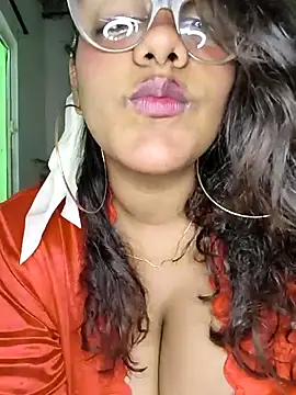 Snapshot of MeliBoobs chatting on October 7, 2025, 8:21 pm MeliBoobs online show from October 7, 2025, 8:21 pm