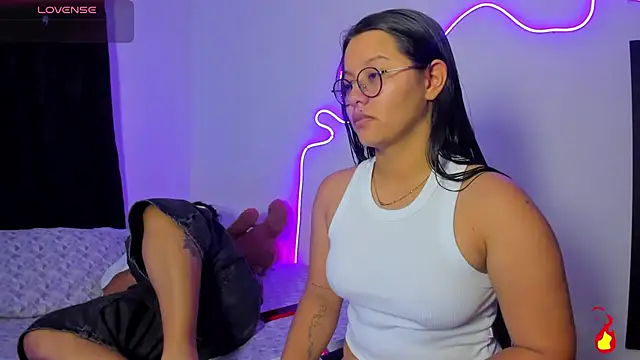 Snapshot of Dilan_and_Mia chatting on May 20, 2026, 8:28 pm Dilan and Mia online show from May 20, 2026, 8:28 pm