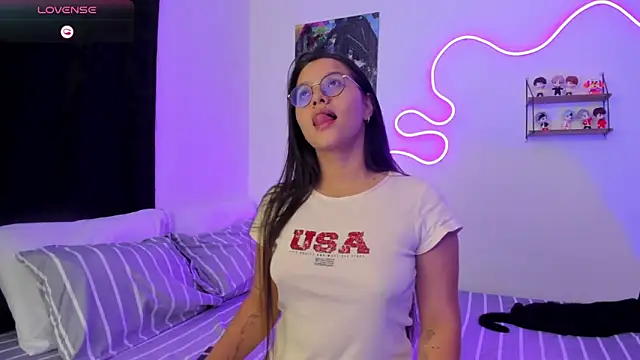 Snapshot of Dilan_and_Mia chatting on November 13, 2025, 3:54 am Dilan and Mia online show from November 13, 2025, 3:54 am