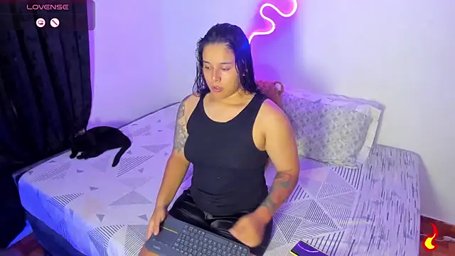 Snapshot of Dilan_and_Mia chatting on May 15, 2026, 3:48 am Dilan and Mia online show from May 15, 2026, 3:48 am