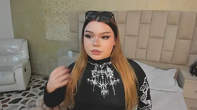 Maxxxine1 online show from November 12, 2025, 11:41 pm