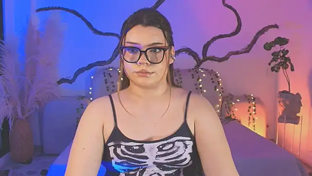 Maxxxine1 online show from December 13, 2025, 11:00 pm