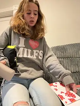 Snapshot of SeccySerena chatting on November 7, 2025, 7:07 pm SeccySerena online show from November 7, 2025, 7:07 pm