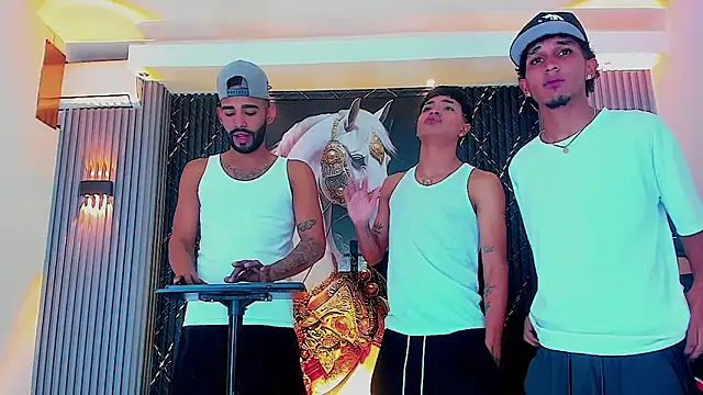 Dominic Max  online show from October 28, 2025, 4:02 am